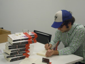 holden_centeno-firma